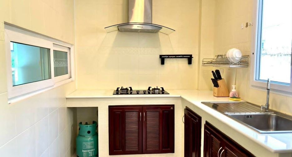 Haus zur Miete mit 4 Zimmer in Mueang Phuket, Phuket