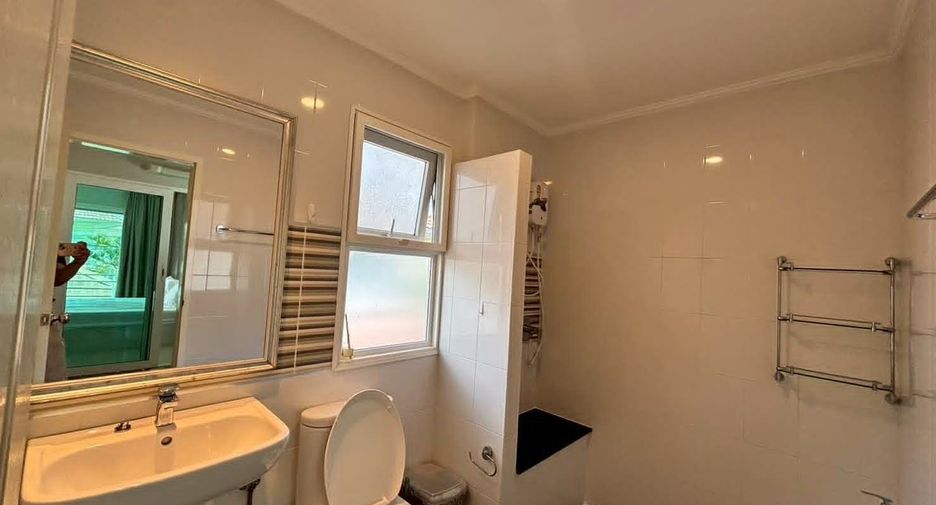 Haus zur Miete mit 4 Zimmer in Mueang Phuket, Phuket