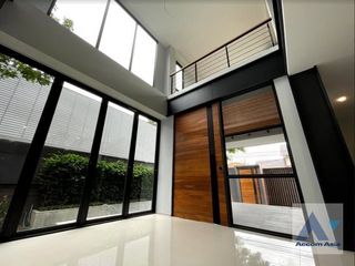 For sale and for rent 5 bedrooms house in Watthana, Bangkok
