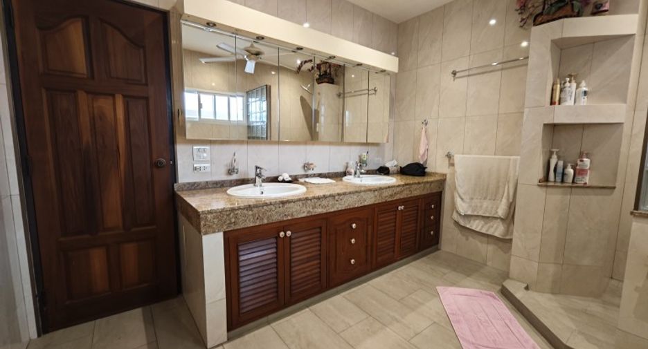 ขาย 3 ห้องนอน บ้านเดี่ยว ใน พัทยาตะวันออก, พัทยา
