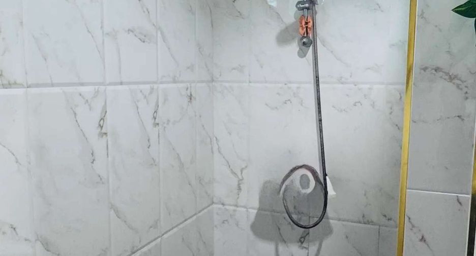 Продажа 3 спальни дом в Саттахип, Чонбури