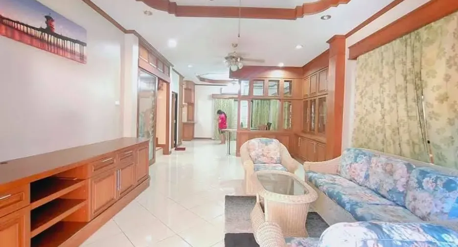 For rent and for sale 3 bedrooms house in Bang Lamung, Chonburi