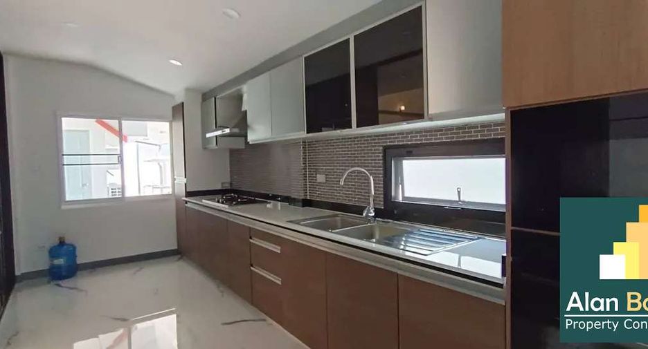 For sale 3 ベッドルーム house in East Pattaya, Pattaya