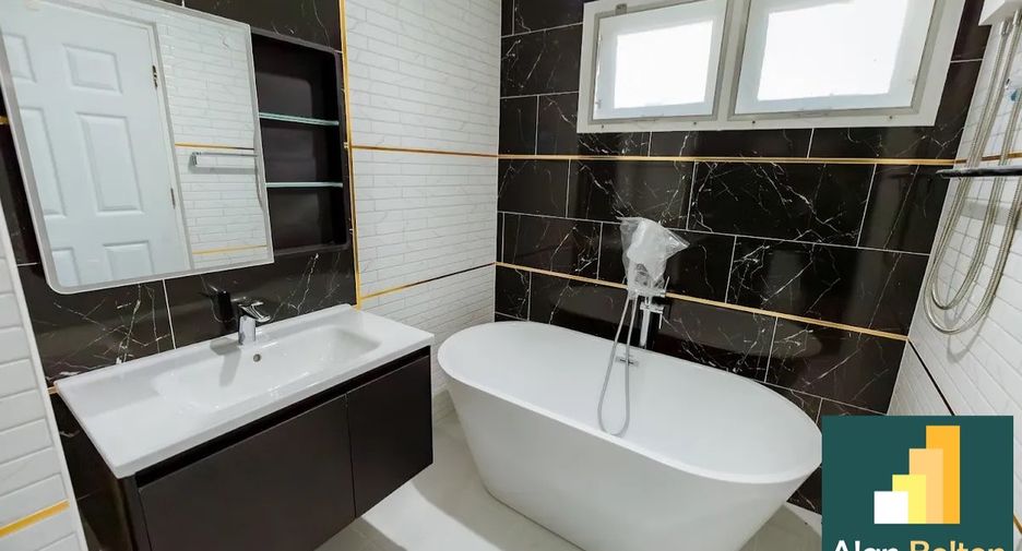 For sale 3 ベッドルーム house in East Pattaya, Pattaya