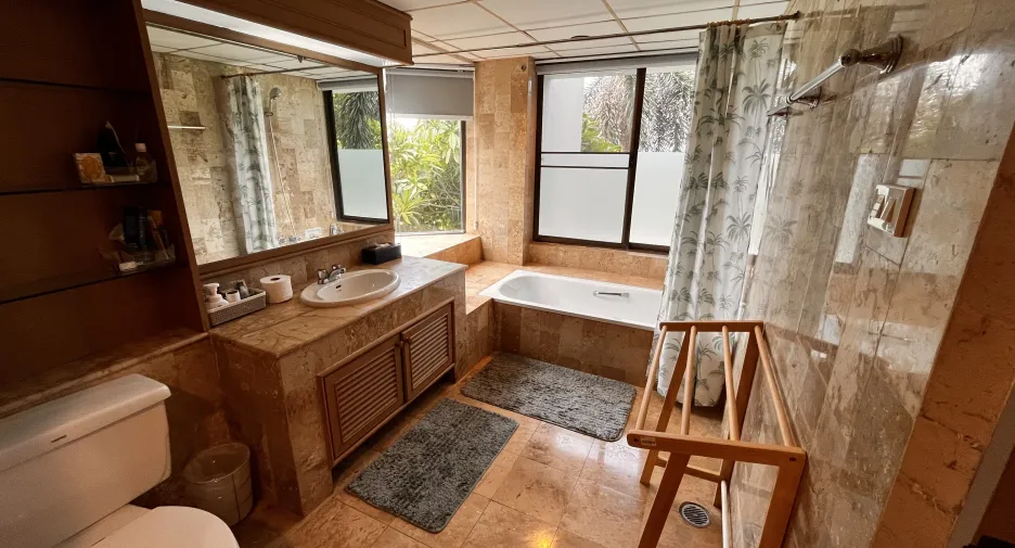 À louer 2 chambres condo à Pratumnak, Pattaya