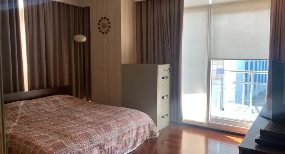 For rent 2 bedrooms condo in Watthana, Bangkok