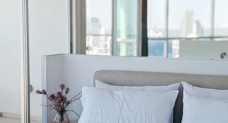 For rent 3 bedrooms condo in Sathon, Bangkok