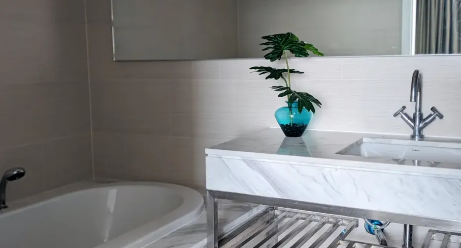 For rent 3 bedrooms condo in Sathon, Bangkok