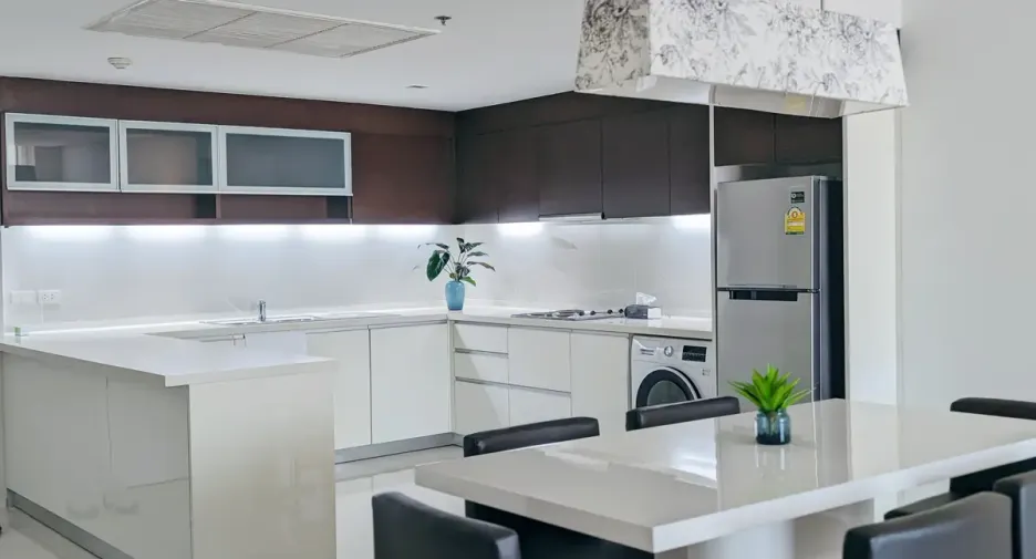 For rent 3 bedrooms condo in Sathon, Bangkok