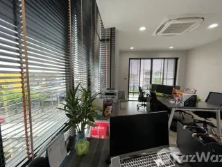 Haus zum Kauf mit 6 Zimmer in Bang Khen, Bangkok