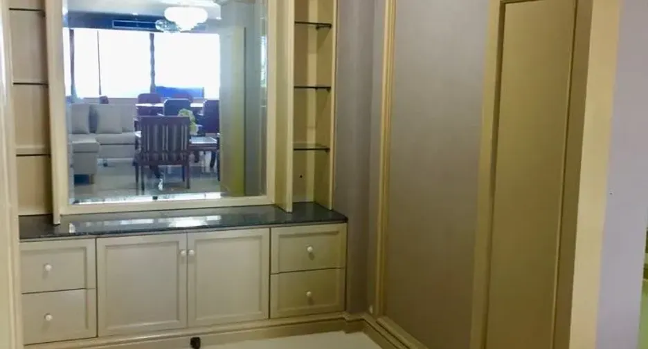 For rent 3 bedrooms condo in Watthana, Bangkok