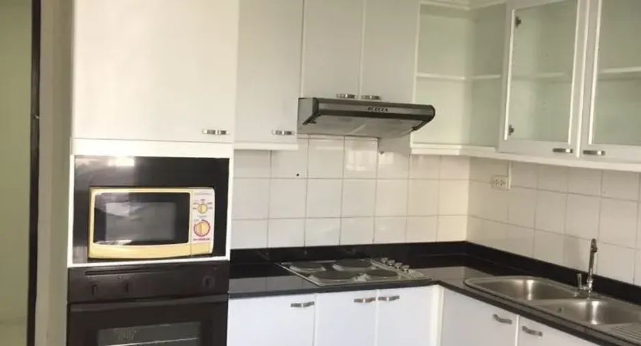For rent 3 bedrooms condo in Watthana, Bangkok