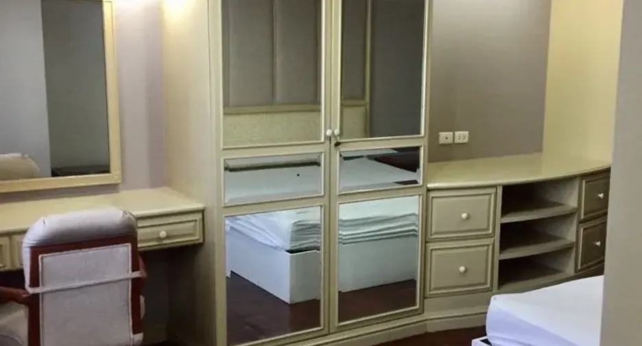 For rent 3 bedrooms condo in Watthana, Bangkok