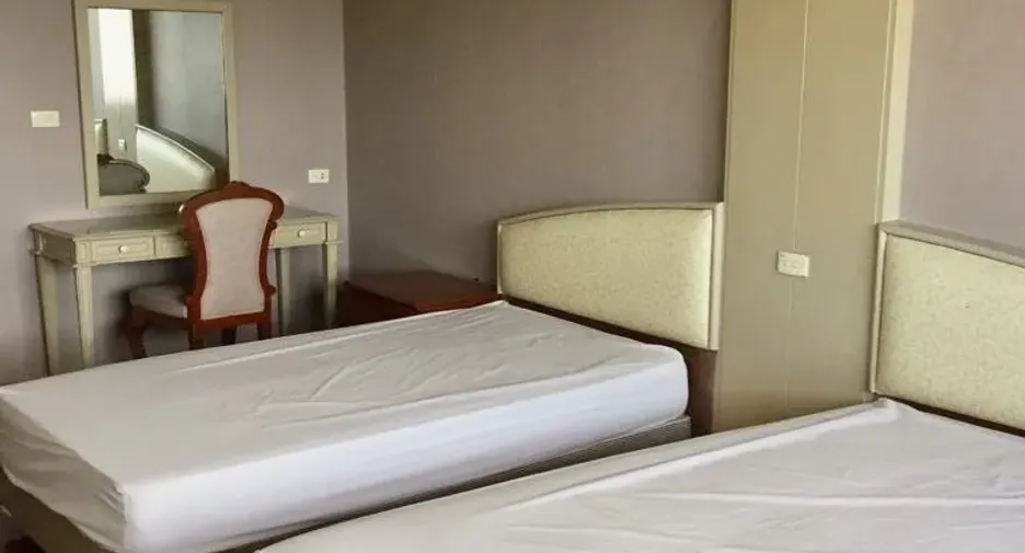 For rent 3 bedrooms condo in Watthana, Bangkok