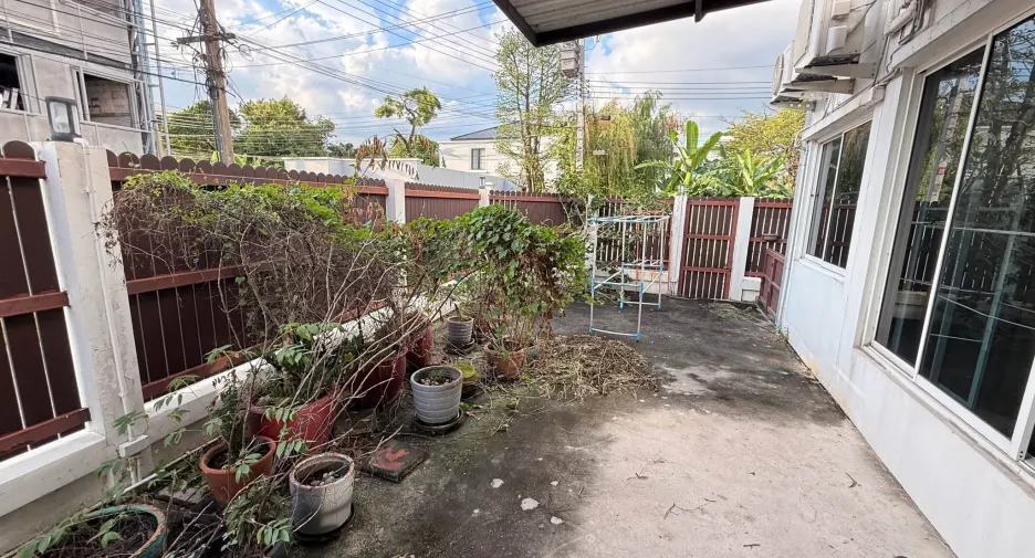 出售 和 出租 4 卧室 独立屋 在 Suan Luang, 曼谷