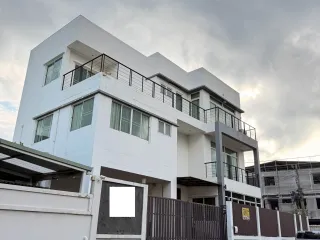 Продажа и аренда 4 спальни дом в Суан Луанг, Бангкок