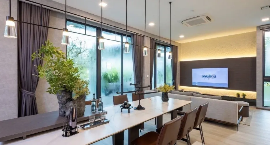 For rent 4 bedrooms house in Saphan Sung, Bangkok