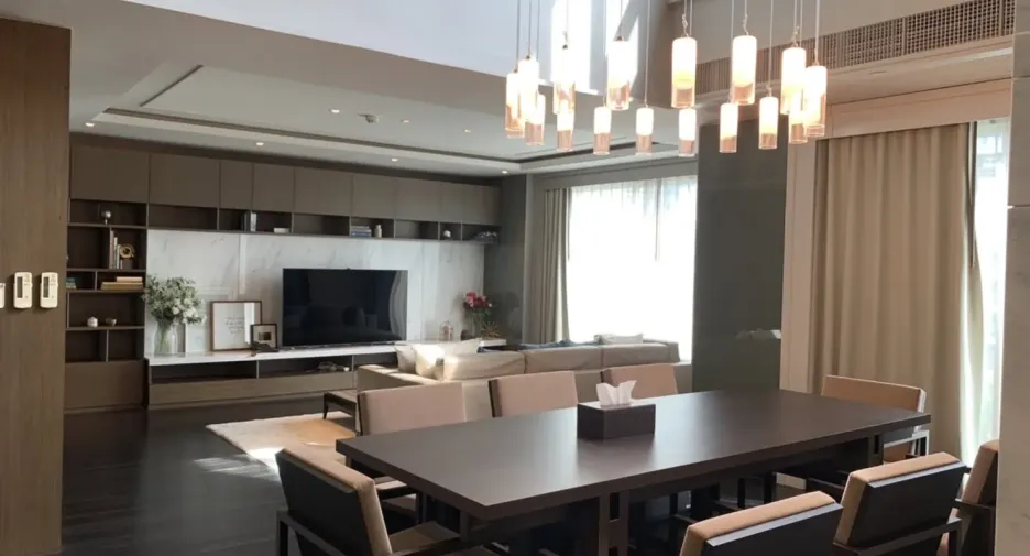 For rent 3 bedrooms condo in Khlong Toei, Bangkok