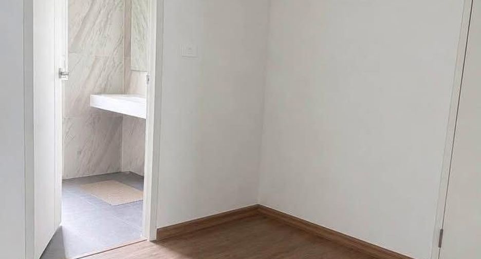 For sale 3 bedrooms townhouse in Bang Kapi, Bangkok