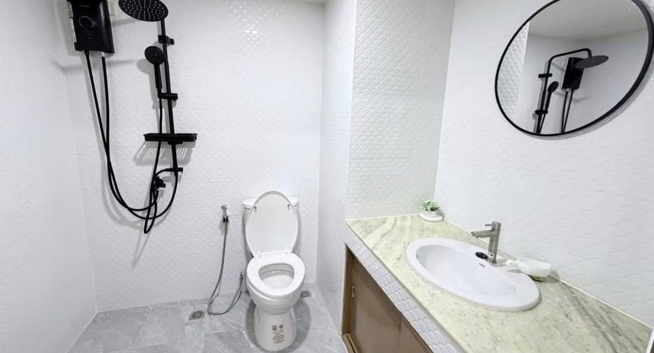 Продажа 1 кровать кондо в Чатучак, Бангкок