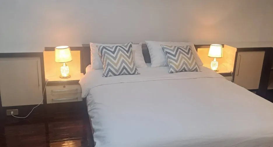 Condo en alquiler de 2 habitaciones en Khlong Toei, Bangkok