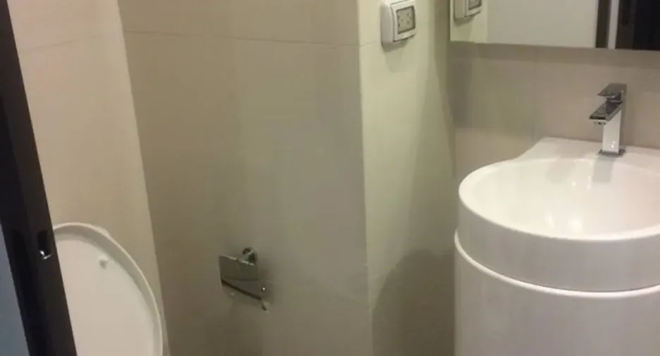 For rent studio condo in Huai Khwang, Bangkok