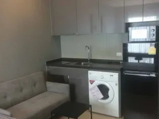 Condo en alquiler de estudio en Huai Khwang, Bangkok