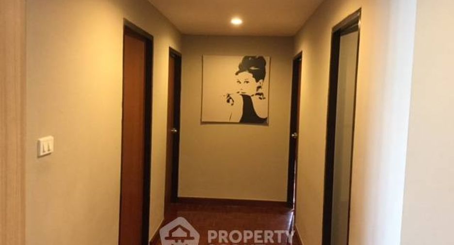 À vendre 3 chambres condo à Watthana, Bangkok