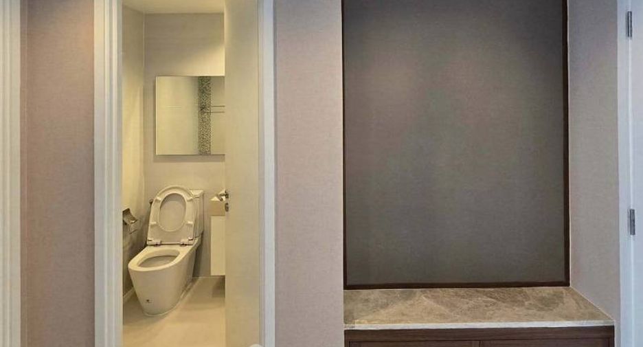 For sale 2 ベッドルーム condo in Sathon, Bangkok