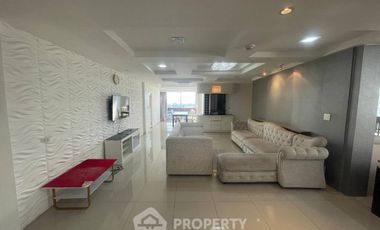 Condo en alquiler de 3 habitaciones en Khlong Toei, Bangkok