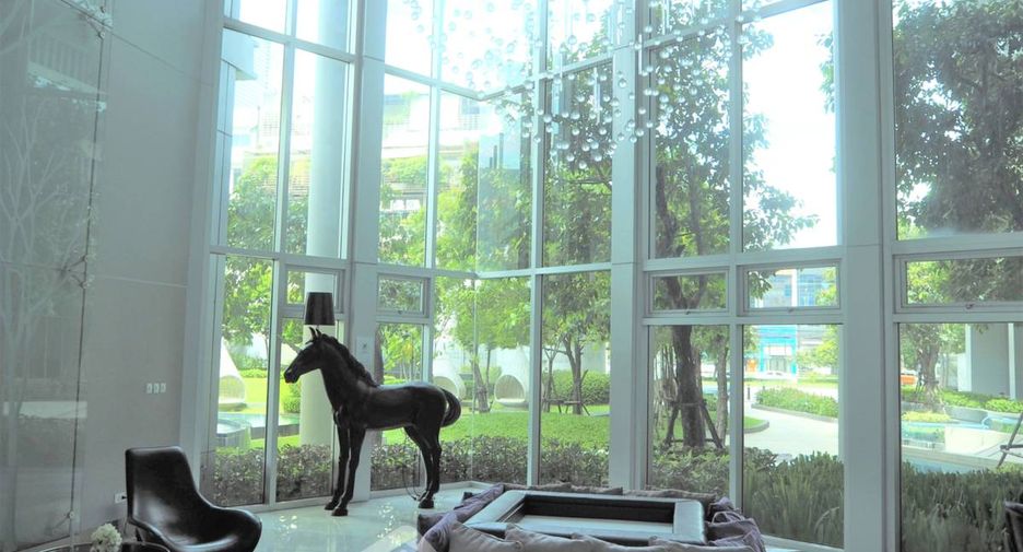 For sale 2 ベッドルーム condo in Huai Khwang, Bangkok