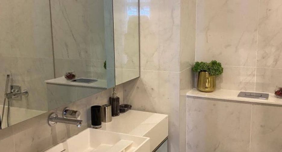 For sale 2 bedrooms condo in Khlong Toei, Bangkok