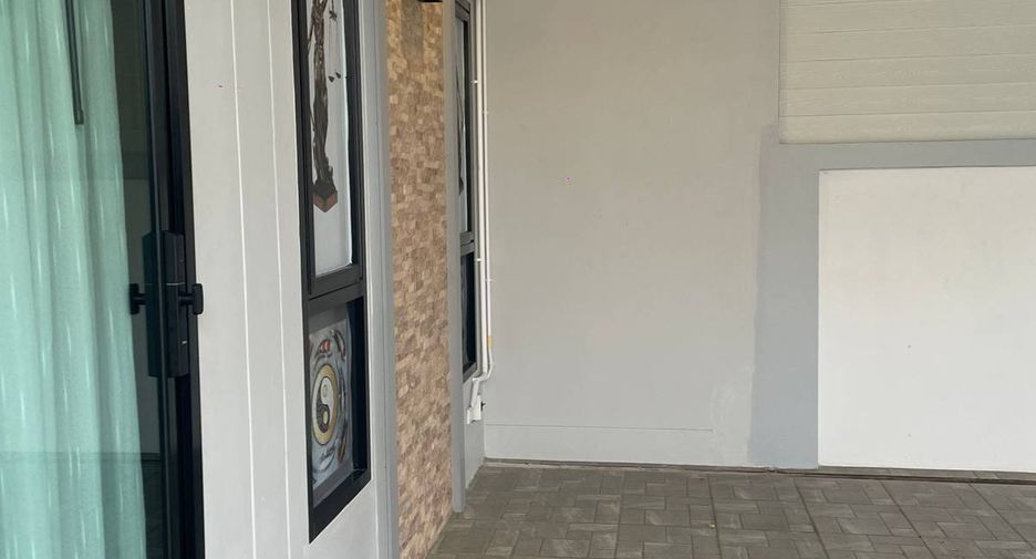 Casa en alquiler y en venta de 3 habitaciones en Bang Lamung, Chonburi