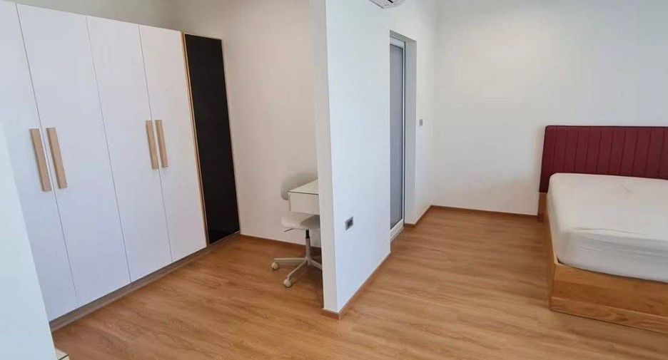 À louer et à vendre 5 chambres villa à East Pattaya, Pattaya