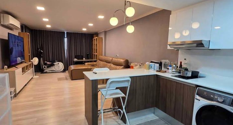 Продажа 2 спальни кондо в Пхра Кханонг, Бангкок