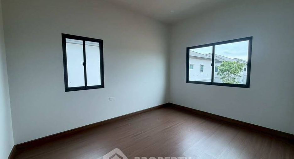 出售 4 卧室 独立屋 在 Saphan Sung, 曼谷