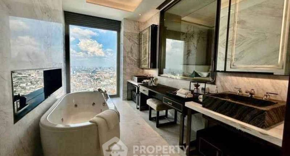 À louer et à vendre 3 chambres condo à Khlong San, Bangkok
