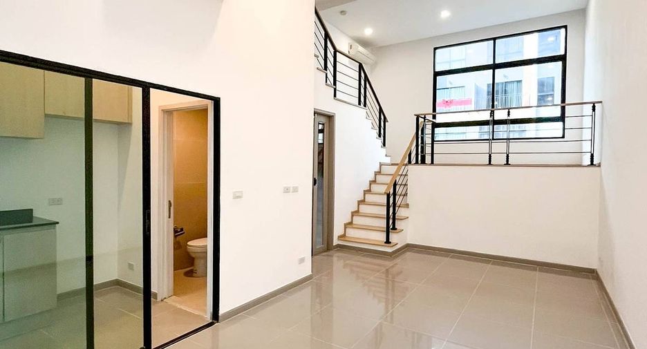 For sale 3 bedrooms townhouse in Suan Luang, Bangkok