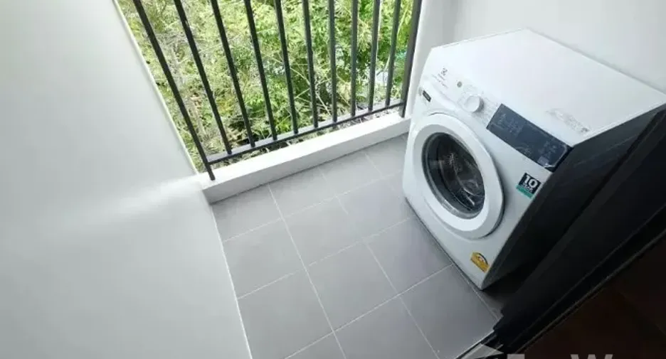 For sale studio condo in Huai Khwang, Bangkok