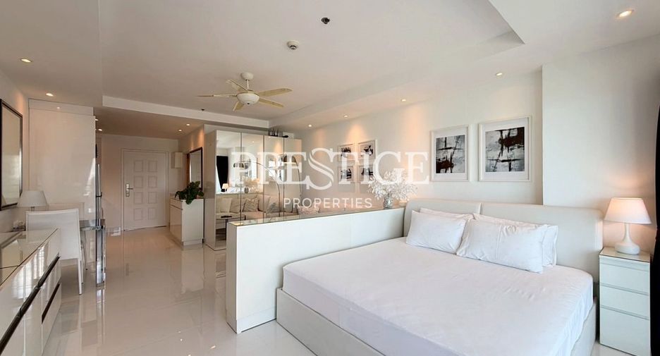 For rent studio condo in Pratumnak, Pattaya