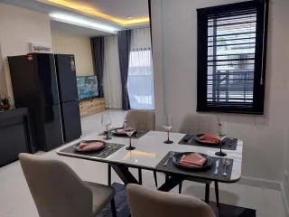 Casa en alquiler de 2 habitaciones en Bang Lamung, Chonburi