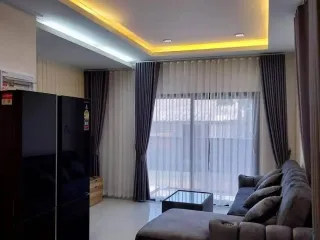 Casa en alquiler de 2 habitaciones en Bang Lamung, Chonburi