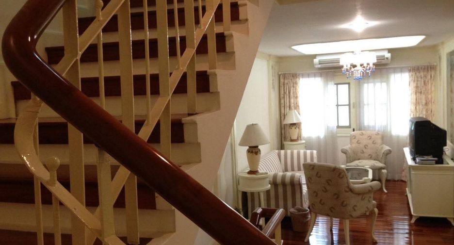 À louer 3 chambres maison de ville à Mueang Chiang Mai, Chiang Mai