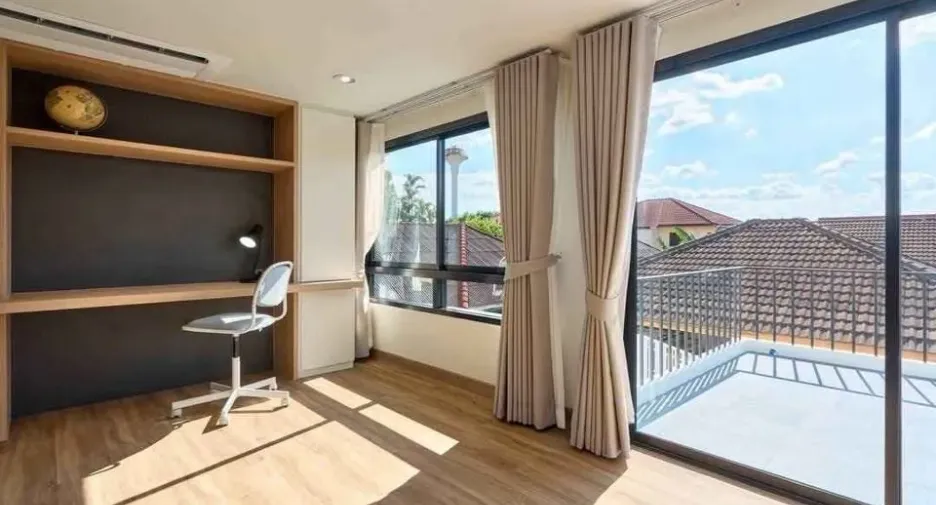 For rent 4 bedrooms villa in Mueang Chiang Mai, Chiang Mai