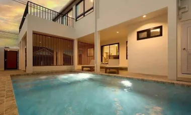 For rent 4 bedrooms villa in Mueang Chiang Mai, Chiang Mai