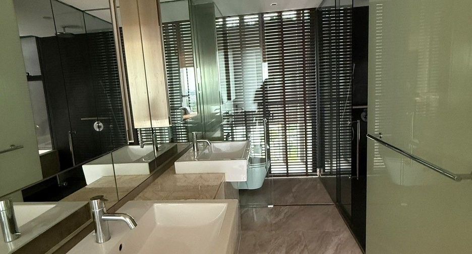 Condo en alquiler y en venta de 3 habitaciones en Sathon, Bangkok
