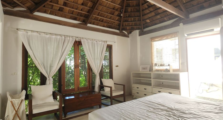 For rent 4 bedrooms villa in Mueang Phuket, Phuket