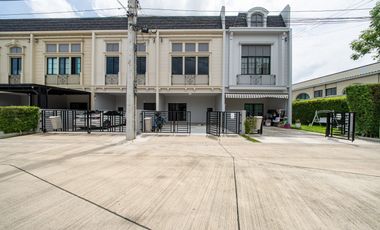 出售 4 卧室 联排别墅 在 Prawet, 曼谷