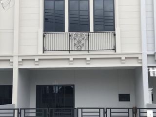 出售 4 卧室 联排别墅 在 Prawet, 曼谷