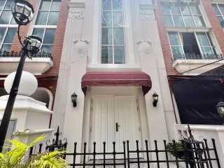 For sale and for rent 5 bedrooms house in Watthana, Bangkok